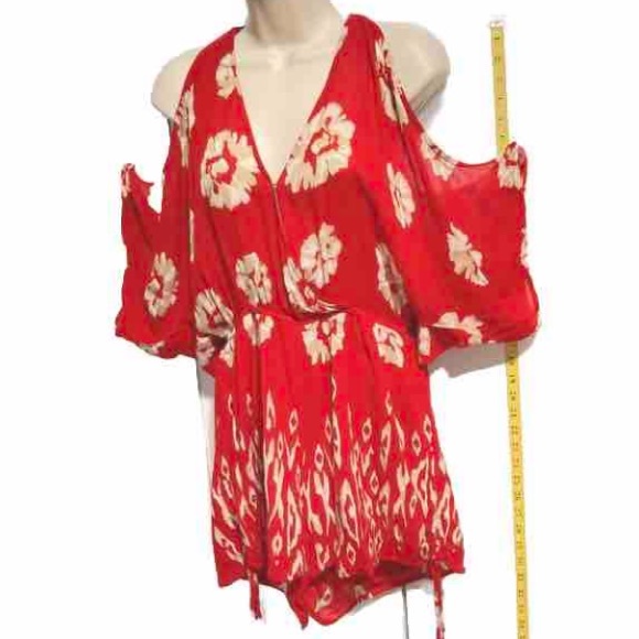 BAND Of GYPIES Floral Red Beige White  Romper Cold Shoulder Shorts Medium - Picture 2 of 15